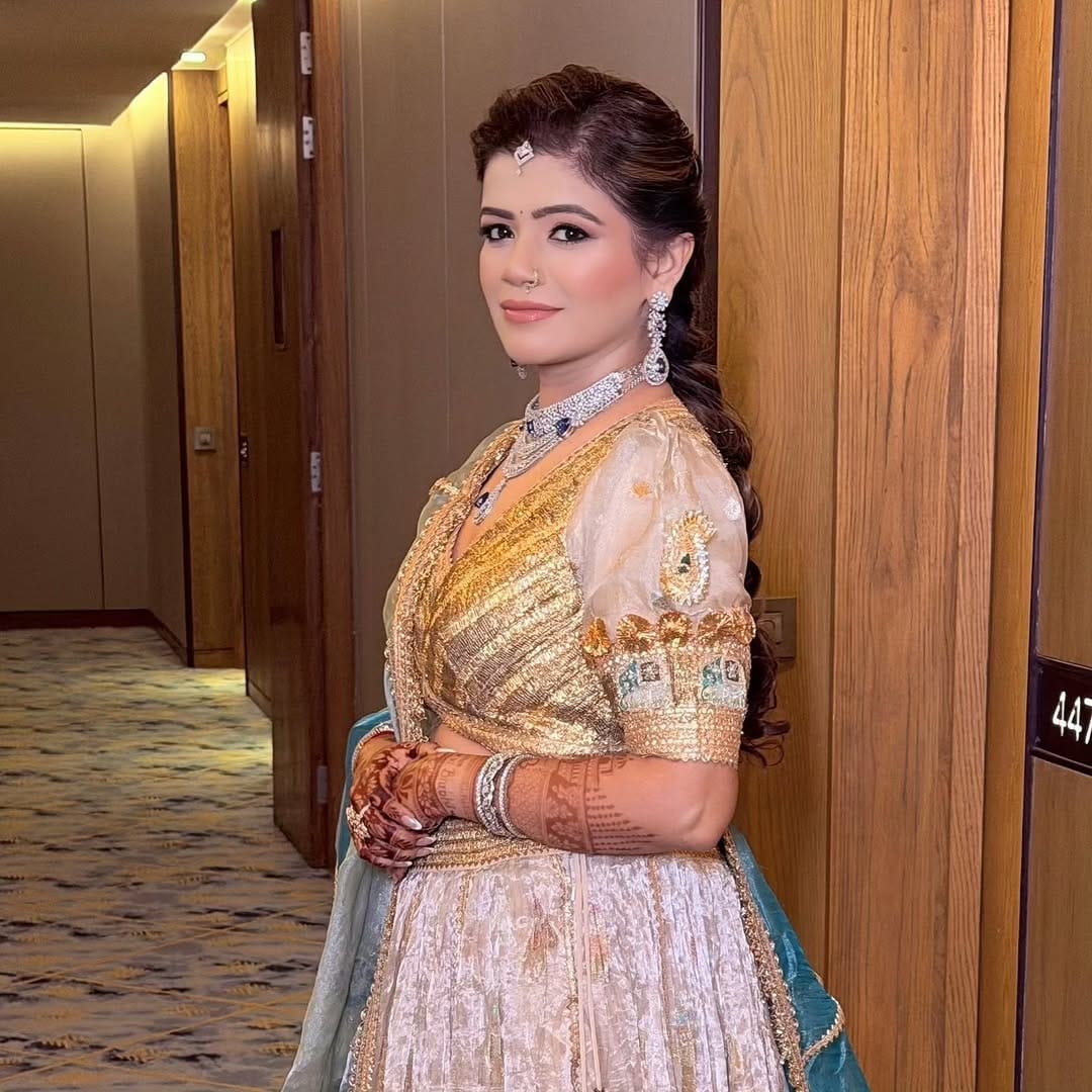 Post 7 by Anjum Amaan Qureshi 🧿 on Instagram (carousel)