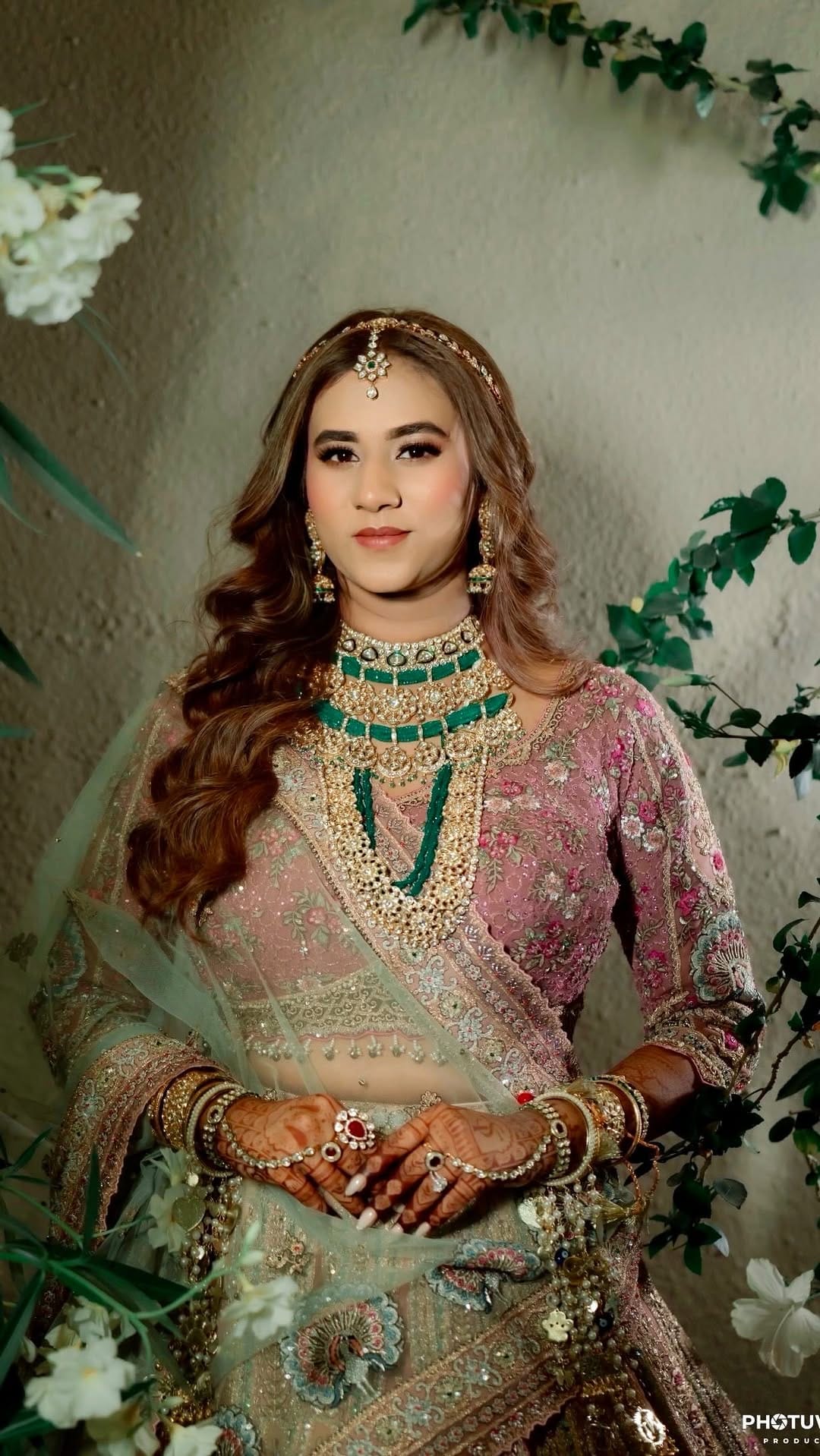 Post 6 by TANYA ANAND SHRISHRIMAL | CONTENT CREATOR & MAKEUP ARTIST on Instagram (video)