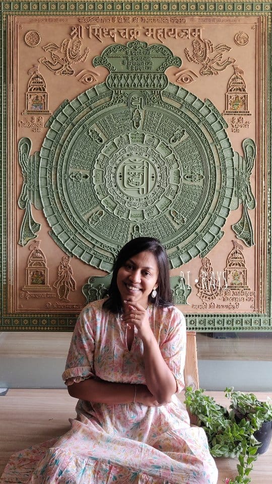 Post 10 by RI•RAYS (रि•रेयस): 𝐋𝐢𝐩𝐩𝐚𝐧 𝐀𝐫𝐭 by Riddhi & Ritu on Instagram (video)