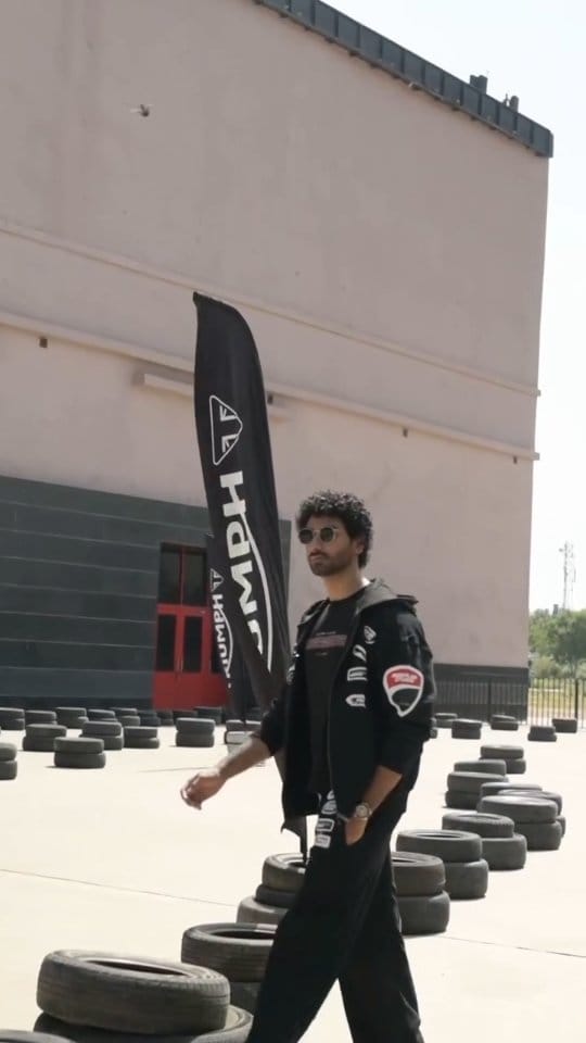 Post 2 by Yaashh Tandon ♠️ on Instagram (video)