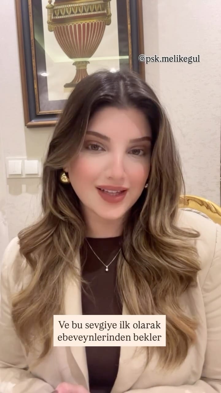 Post 6 by Melike Gül on Instagram (video)