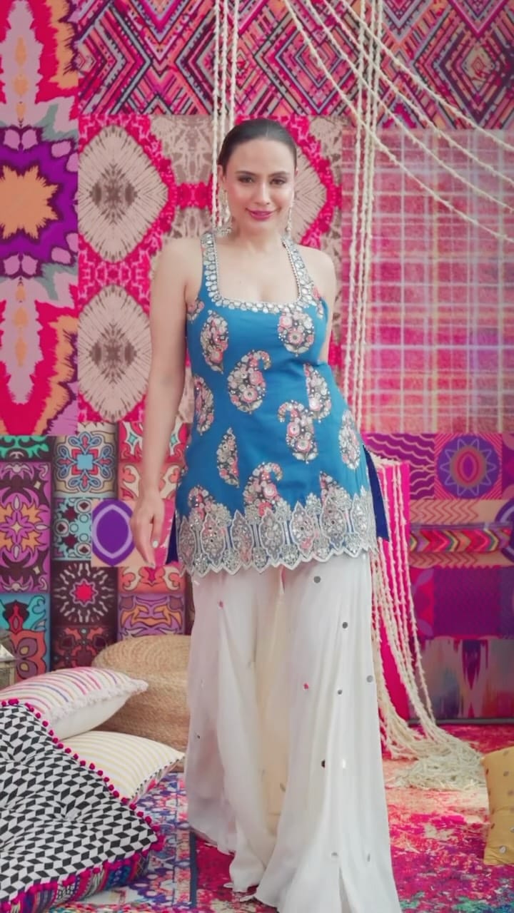 Post 1 by Aarushi Thakkar on Instagram (video)