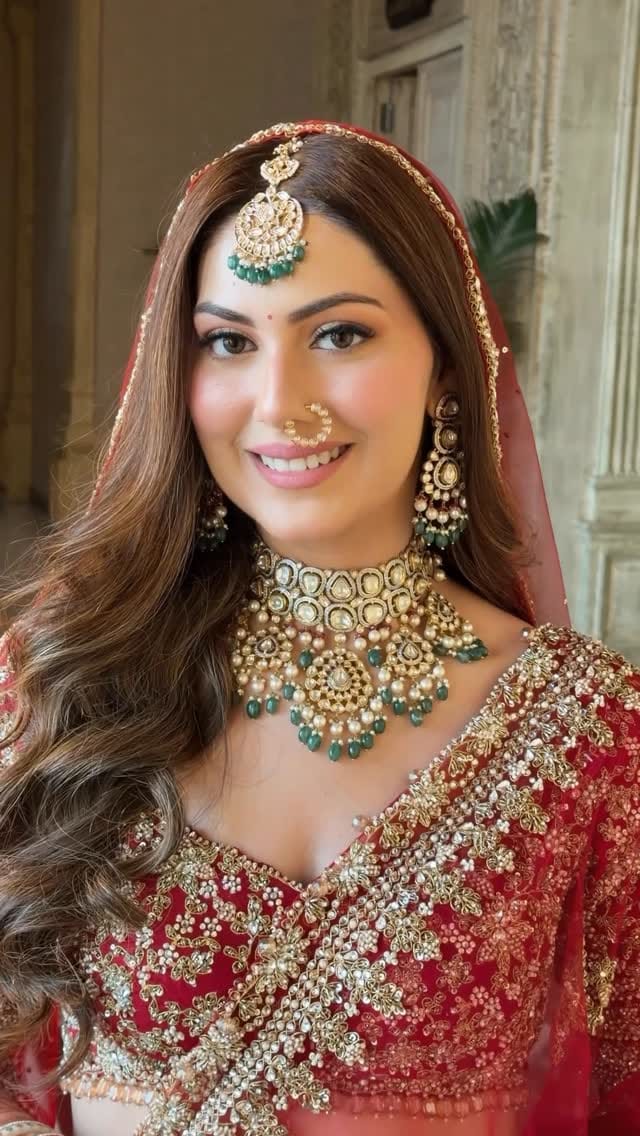 Post 8 by Rhea Nagpal | Makeup & Hair on Instagram (video)