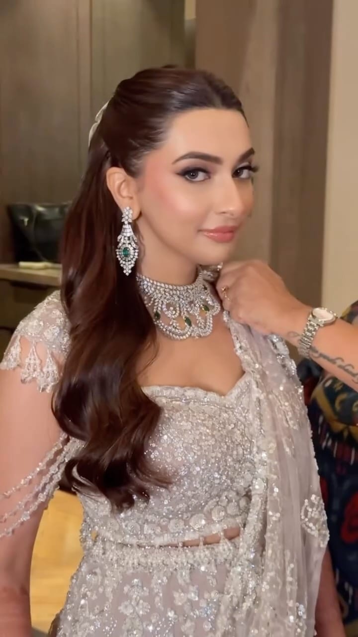 Post 3 by Rhea Nagpal | Makeup & Hair on Instagram (video)