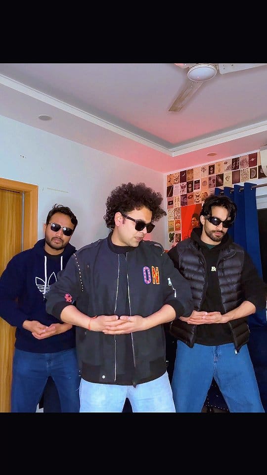 Post 4 by Himanshu Gola on Instagram (video)