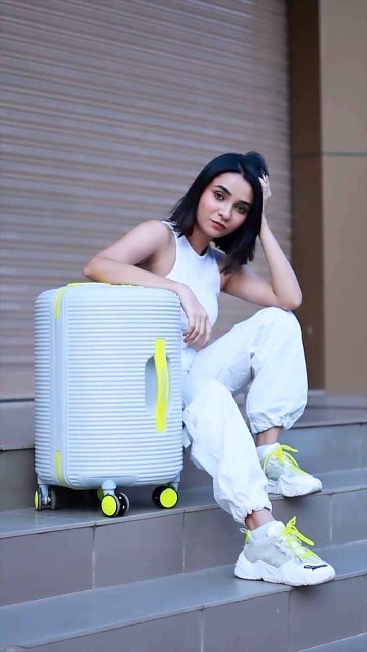 Post 10 by HITAKSHI CHATTERJEE | INDIA 🇮🇳 on Instagram (video)