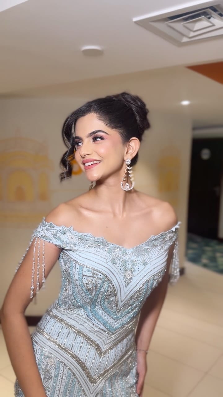 Post 1 by Madan Fashion Sarees on Instagram (video)