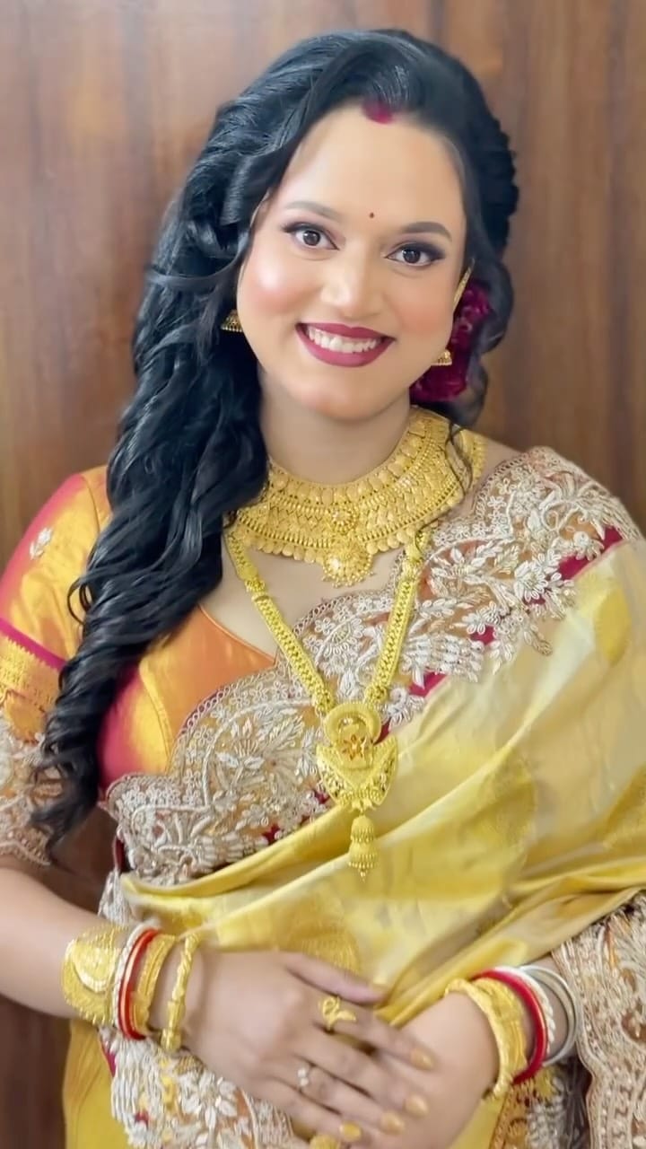 Post 7 by GODHULY SAHA 🧿 on Instagram (video)