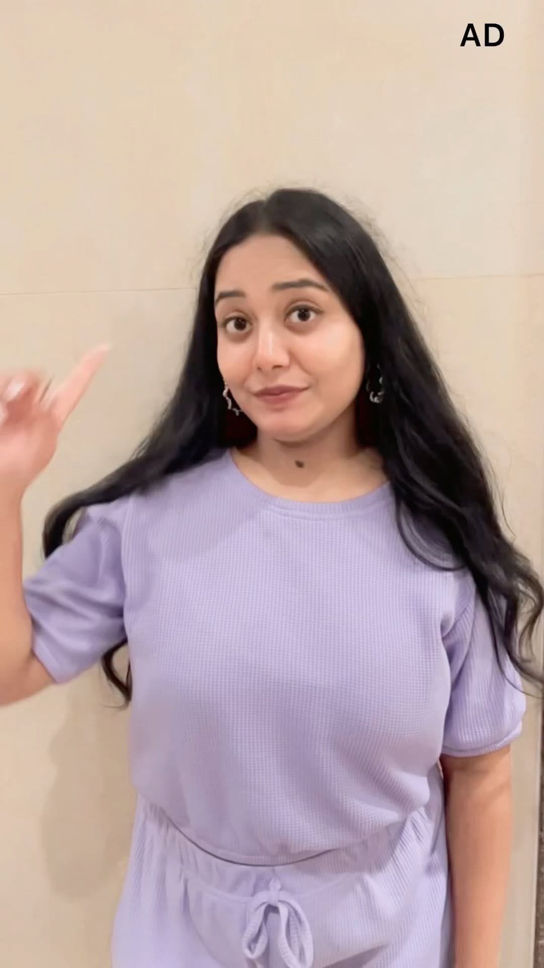 Post 10 by Diya on Instagram (video)