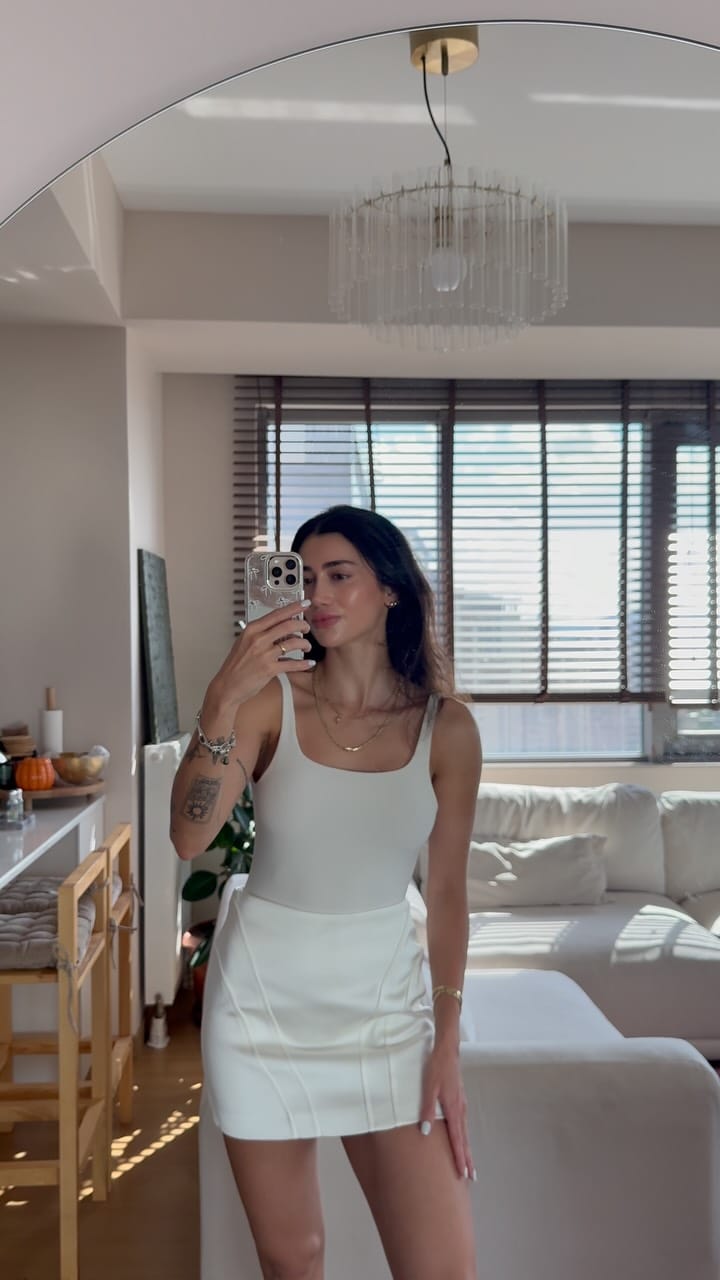 Post 3 by yağmur kocasarı on Instagram (video)