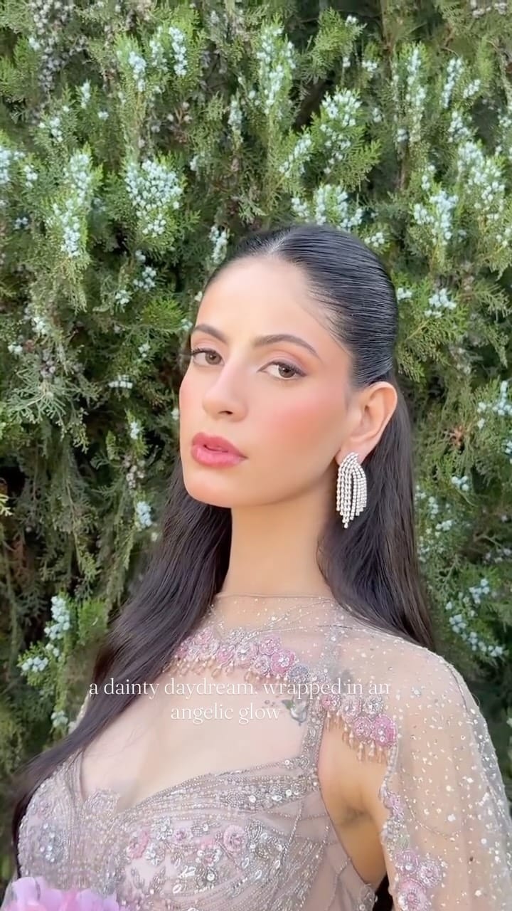 Post 3 by AKANKSHA VERMA 🧿 on Instagram (video)