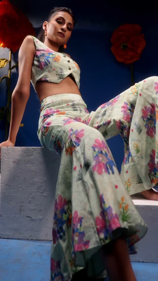 Post 6 by Samiksha Dhar on Instagram (video)