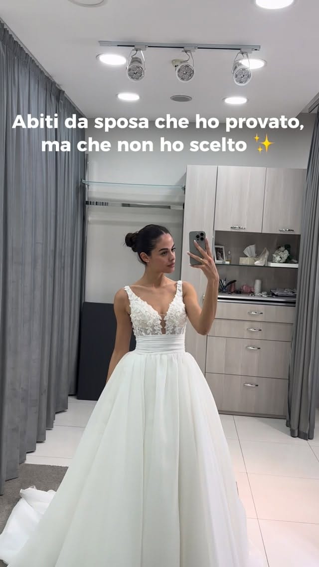 Post 3 by SOFIA FERRARIS on Instagram (video)
