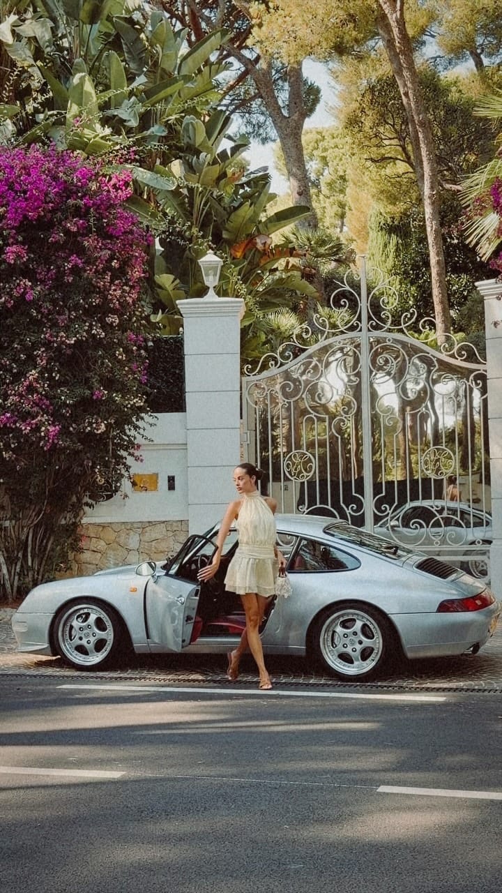 Post 1 by SOFIA FERRARIS on Instagram (video)