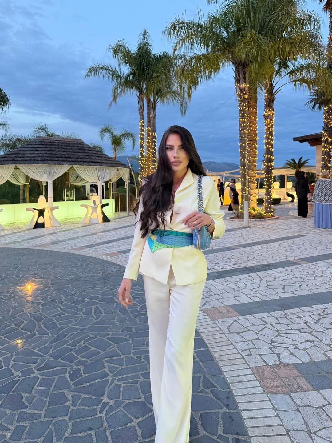 Post 3 by Gloria Guida on Instagram (carousel)