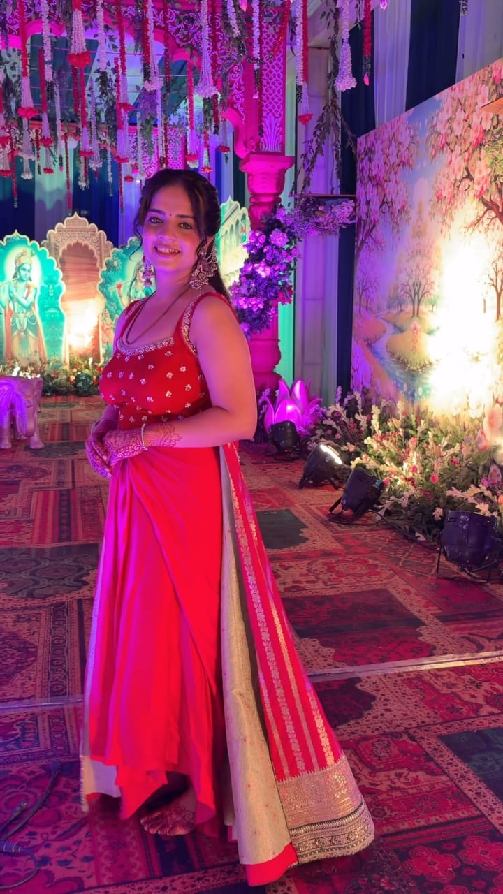 Post 2 by Makeup Artist - Chanda Nagdev on Instagram (video)