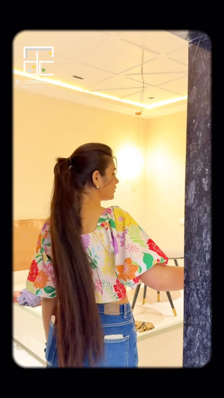 Post 6 by Sakshi Tiwari on Instagram (video)