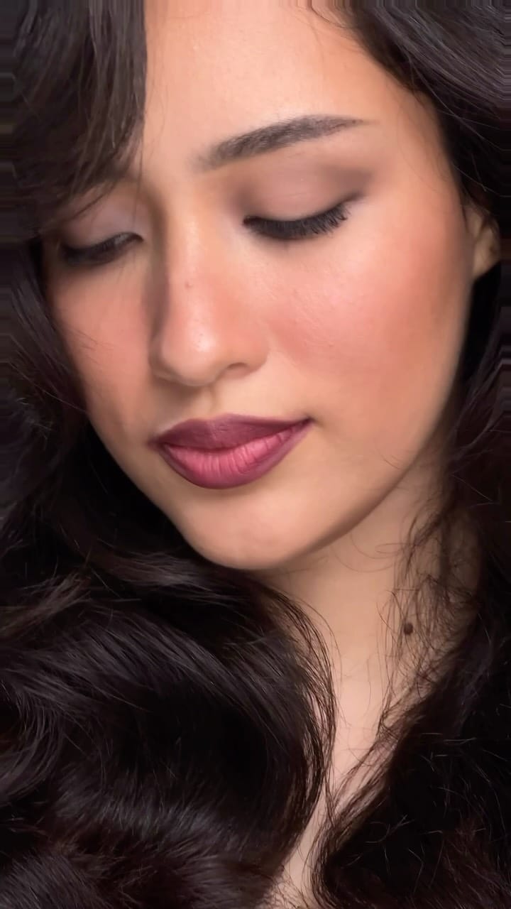 Post 5 by Akanksha Makeup Artist on Instagram (video)
