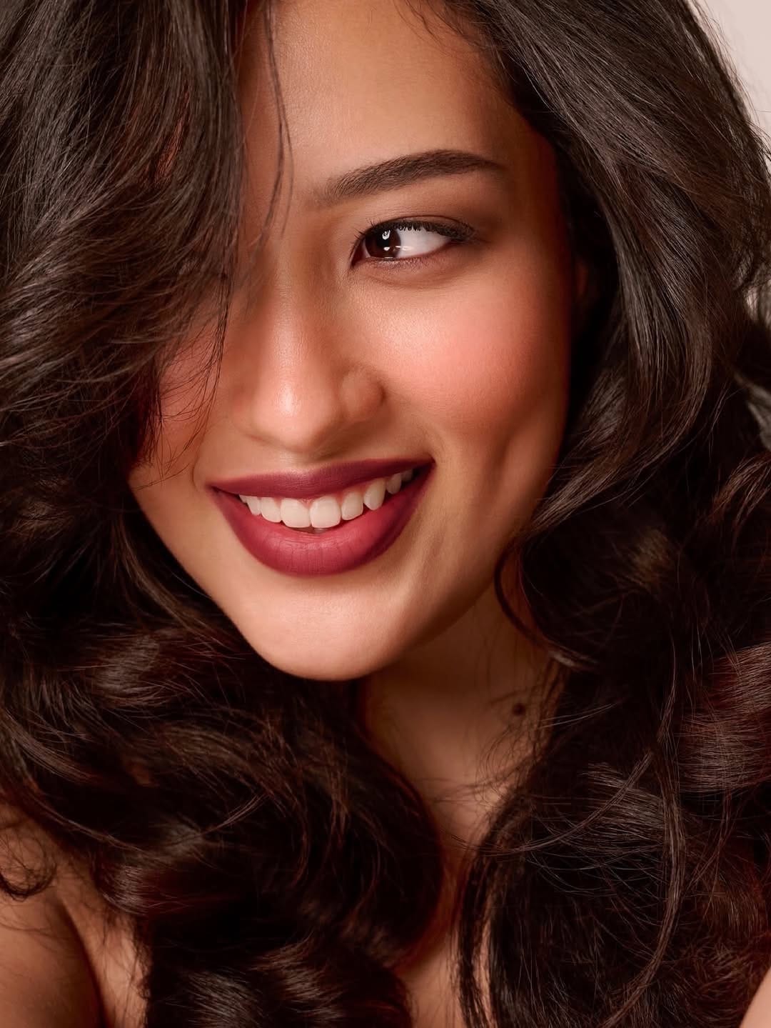 Post 4 by Akanksha Makeup Artist on Instagram (carousel)
