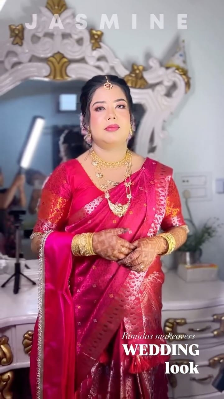 Post 6 by Rimi's MakeOvers on Instagram (video)