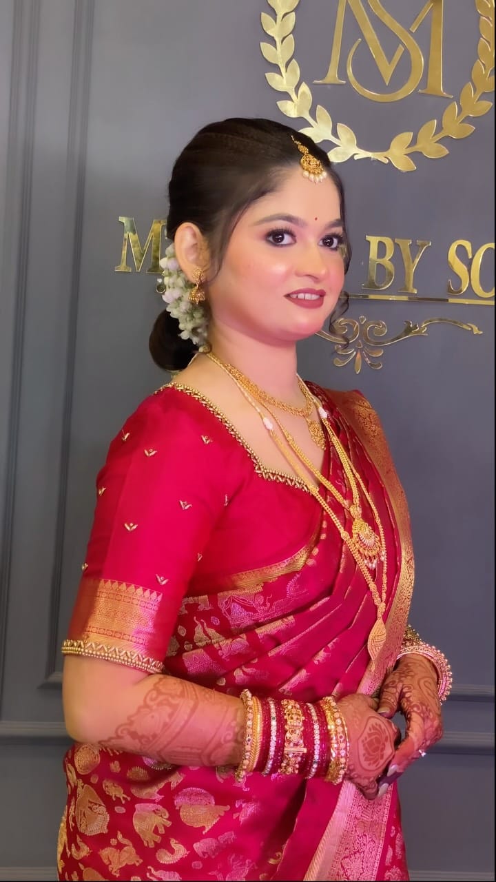 Post 2 by Bhubaneswarmakeupartist||makeupbysoma on Instagram (video)