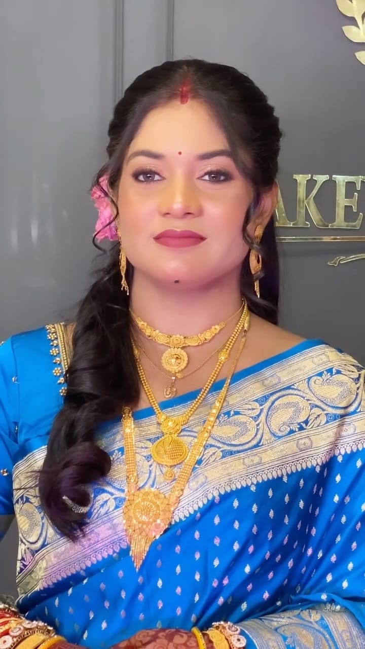 Post 4 by Bhubaneswarmakeupartist||makeupbysoma on Instagram (video)