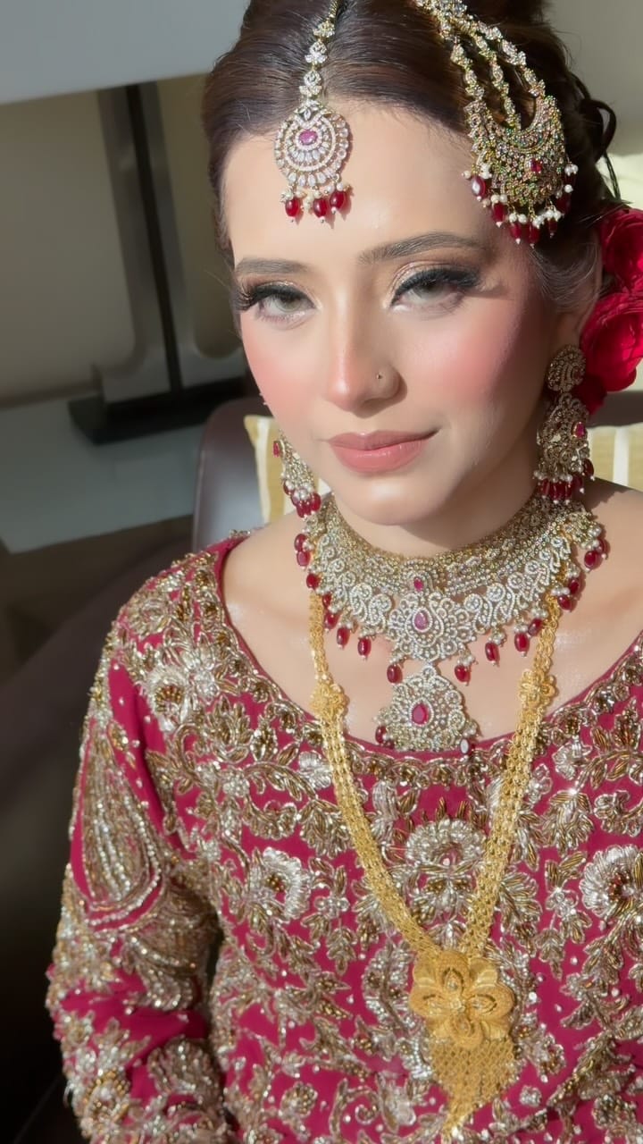 Post 4 by kainatimran on Instagram (video)