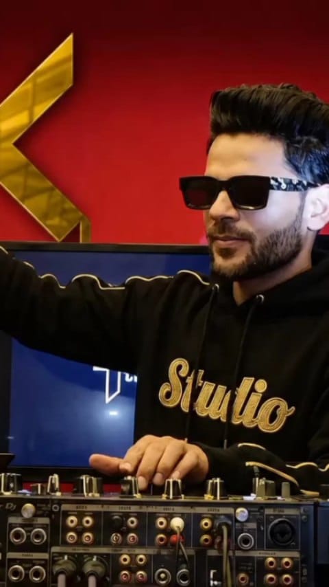 Post 5 by Hyder Ali Khan on Instagram (video)
