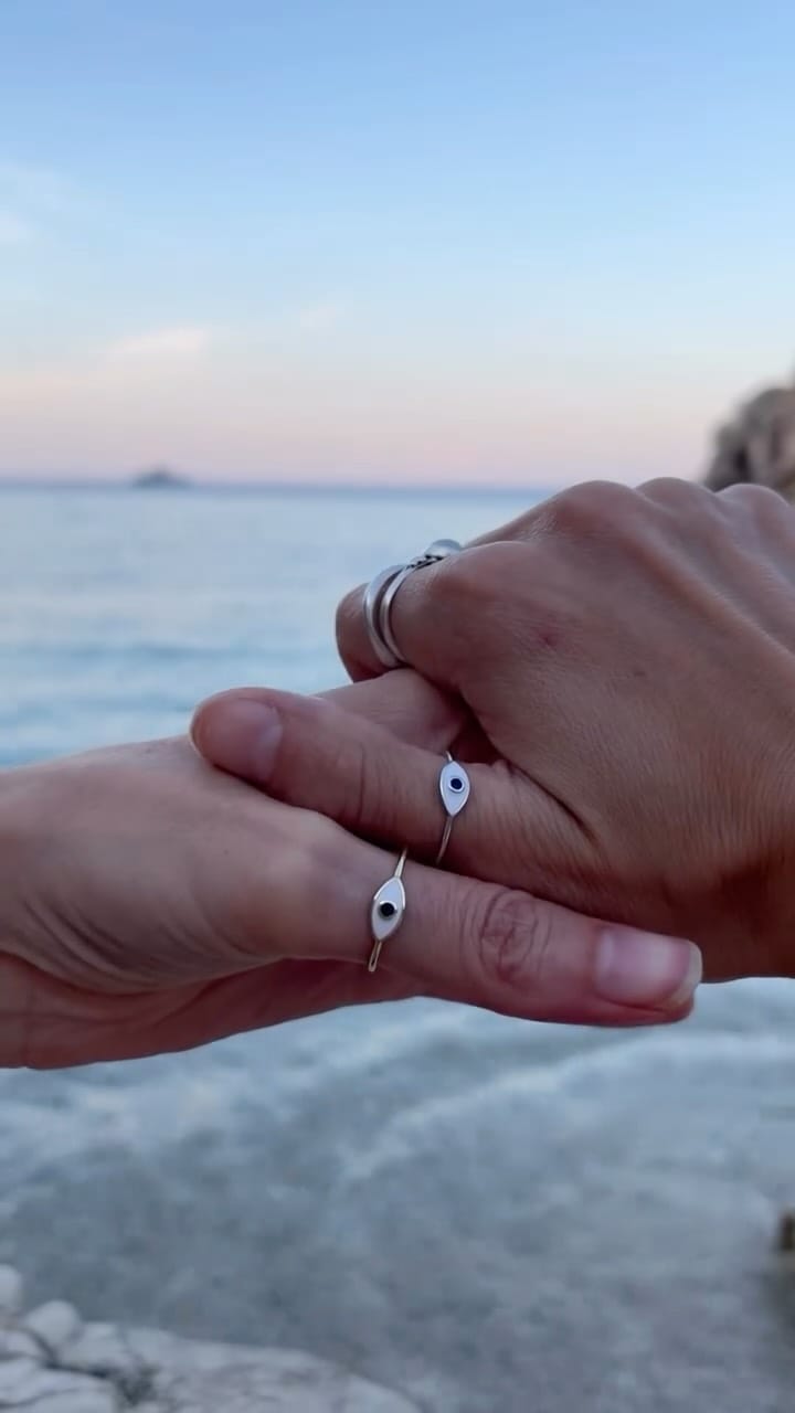 Post 3 by Kyla la Grange on Instagram (video)