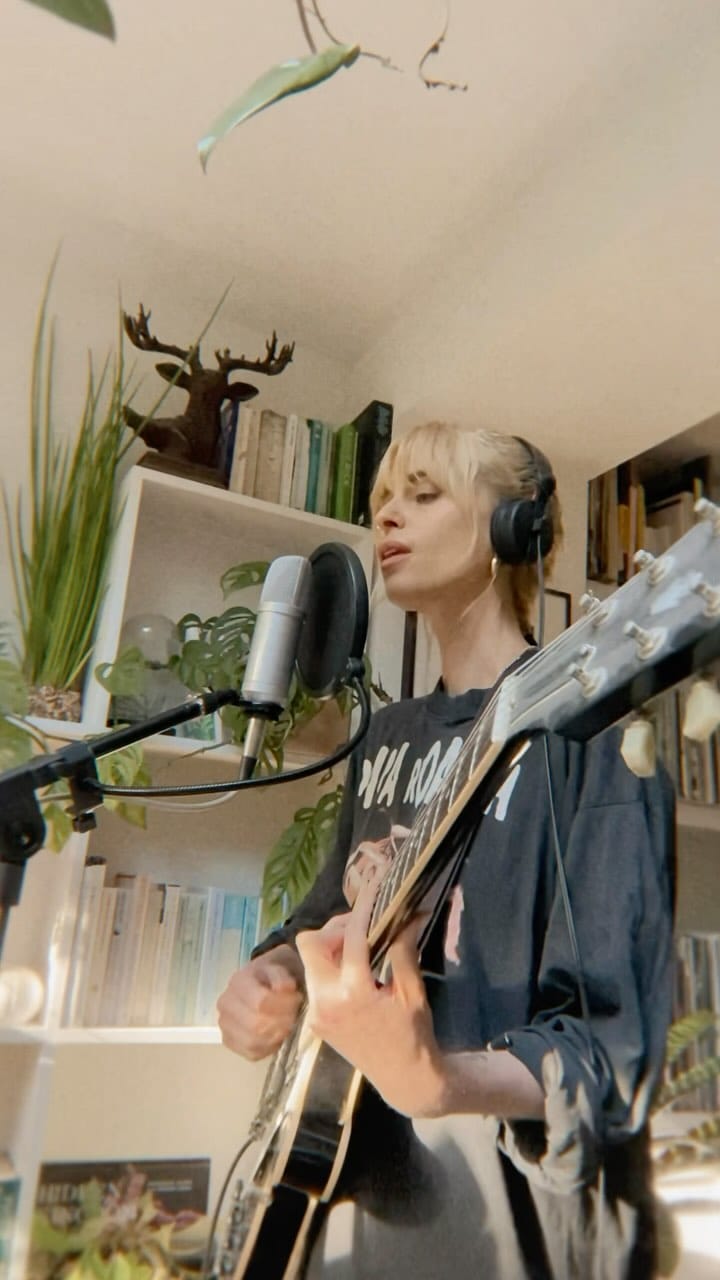 Post 7 by Kyla la Grange on Instagram (video)