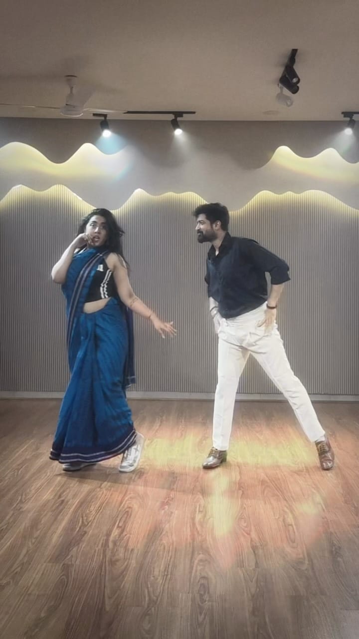Post 2 by Rajat Bakshi on Instagram (video)