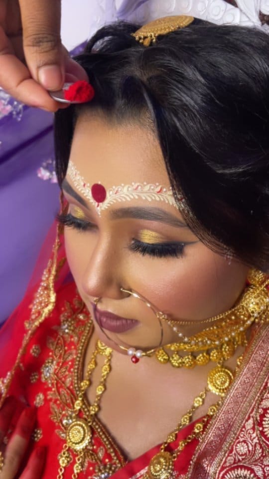 Post 10 by Ankita Sharma Mua on Instagram (video)
