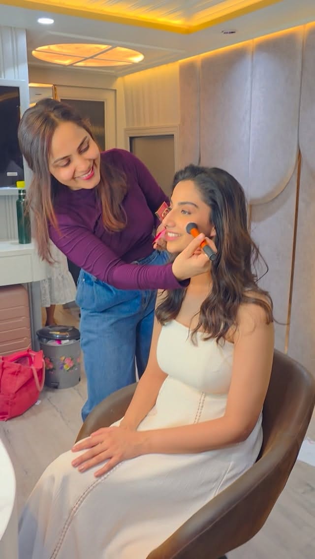 Post 9 by Sanchi Agarwal on Instagram (video)