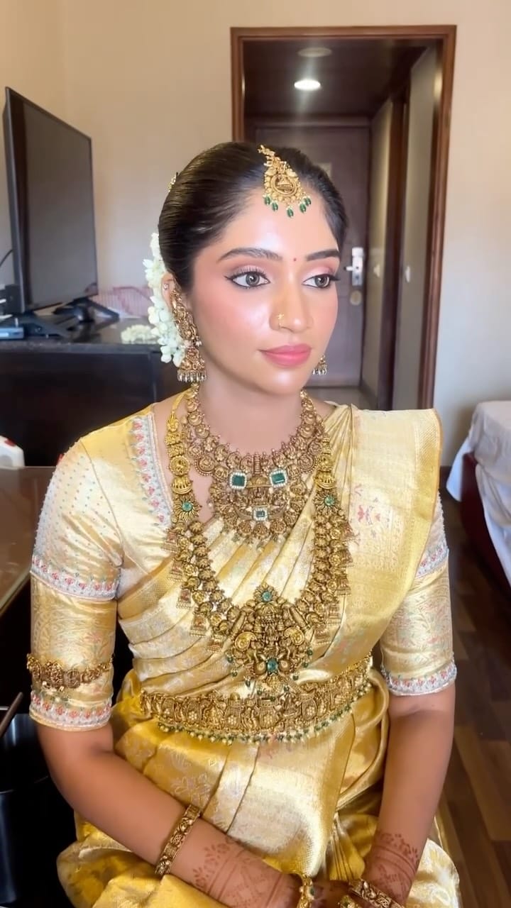 Post 1 by Sanchi Agarwal on Instagram (video)