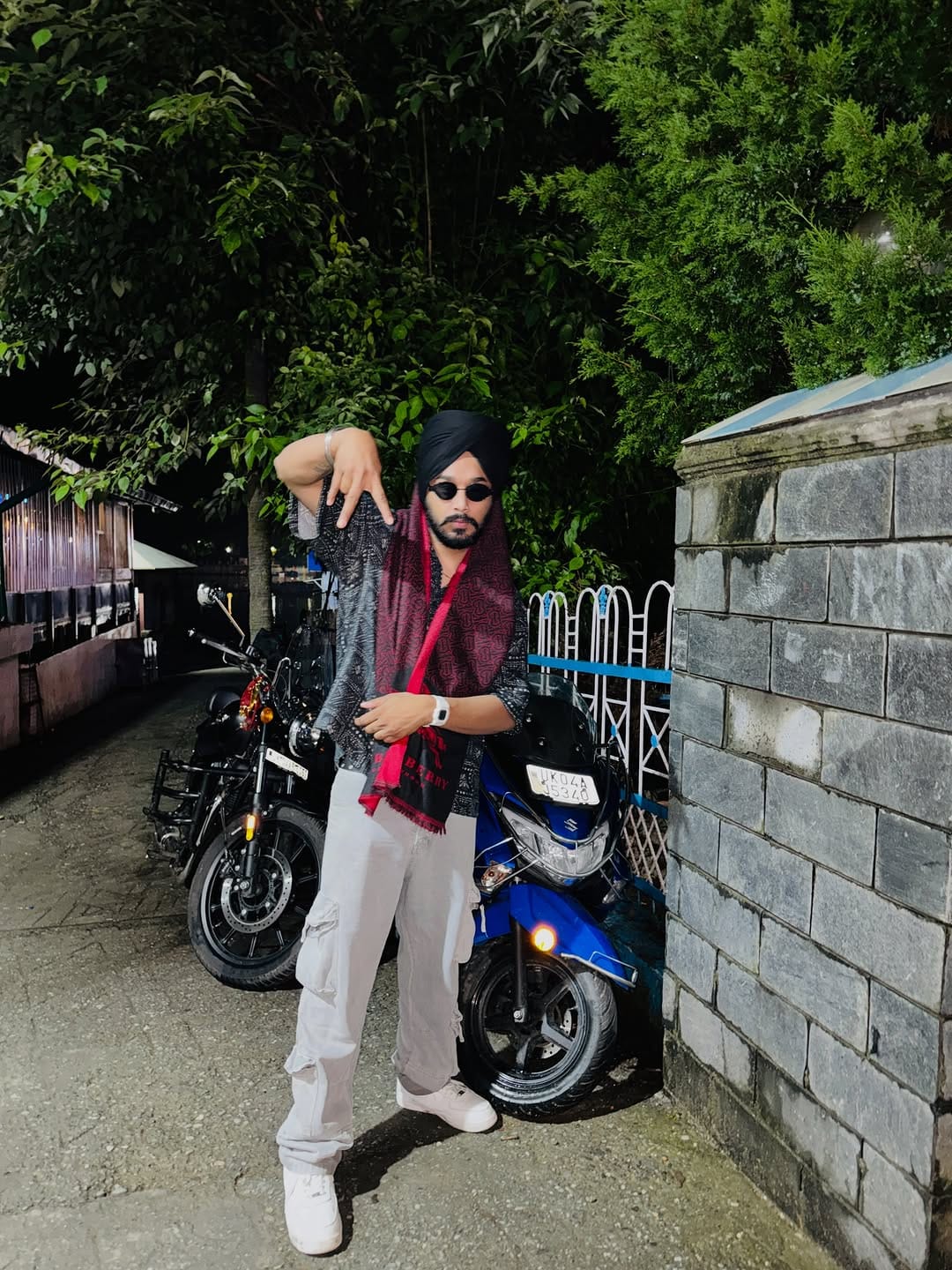 Post 4 by Inder D Last Level on Instagram (carousel)