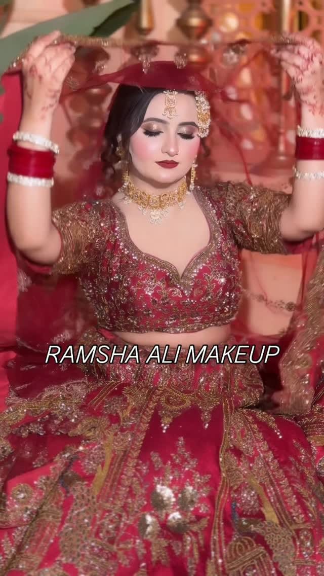 Post 7 by 𝐑𝐚𝐦𝐬𝐡𝐚 𝐀𝐥𝐢  𝐌𝐚𝐤𝐞𝐨𝐯𝐞𝐫'𝐬💄 on Instagram (video)