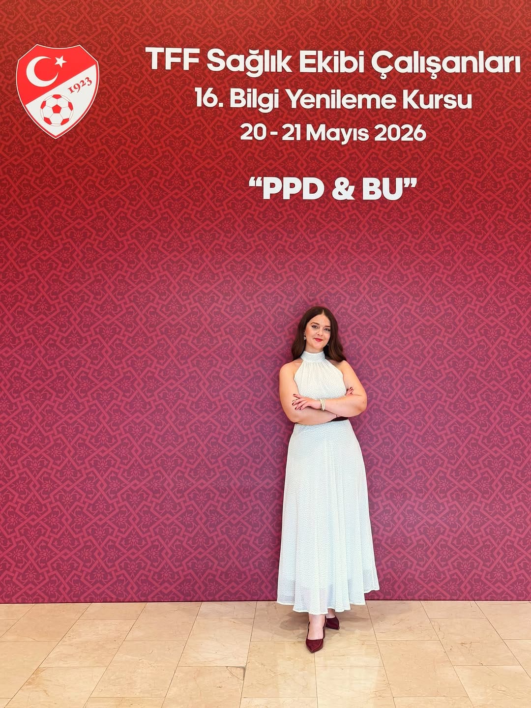 Post 8 by Dea LUMA on Instagram (carousel)