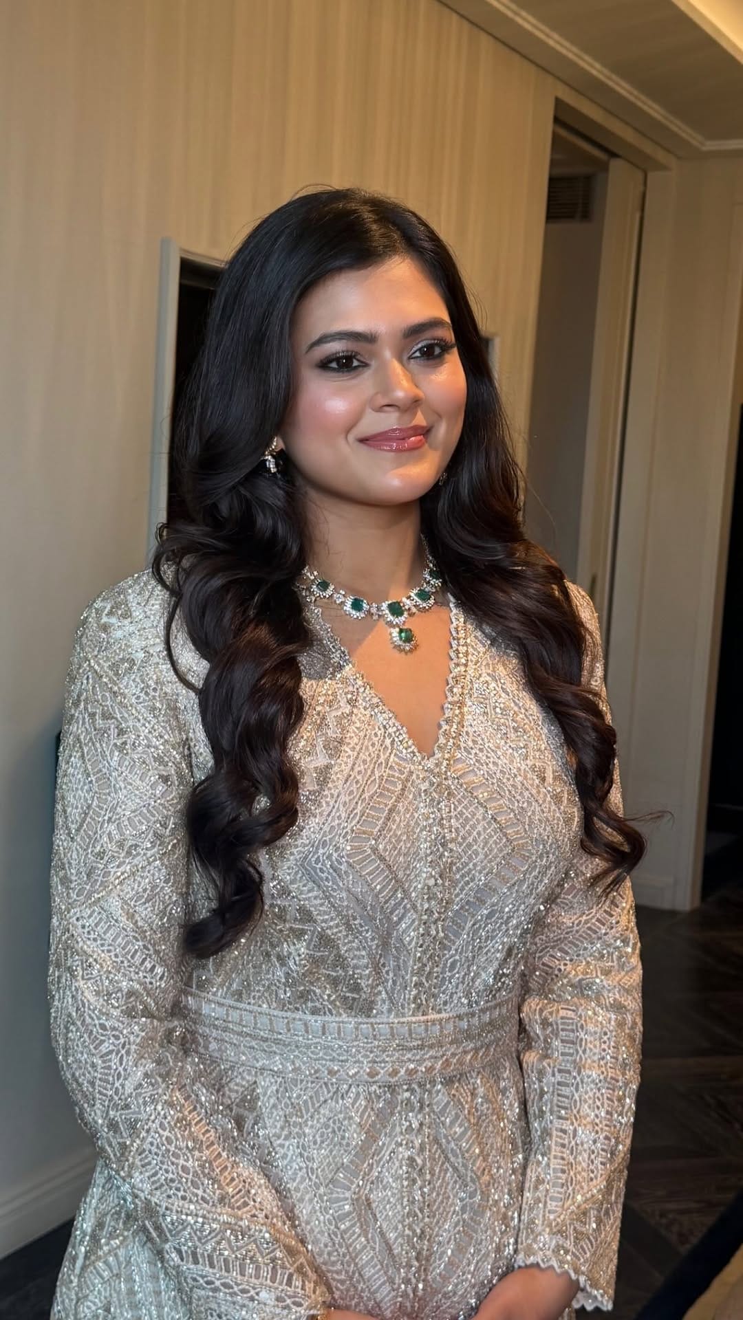 Post 6 by Simran S Bafna | Makeup Artist 🧿 on Instagram (video)