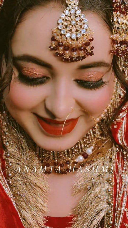 Post 2 by ANAMTA_HASHMI_ARTISTRY on Instagram (video)