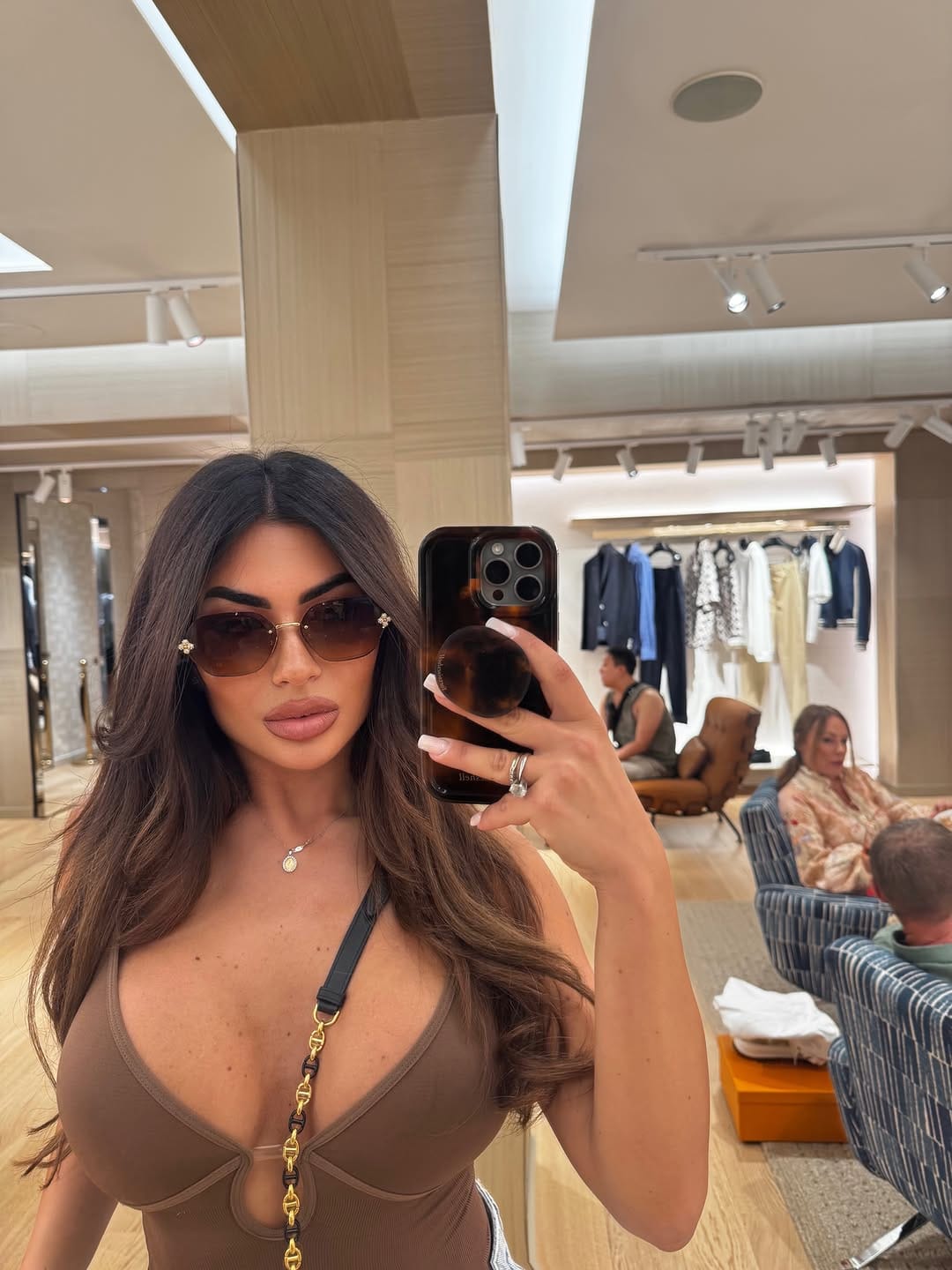 Post 9 by 𝐆𝐫𝐚𝐳𝐢𝐚 𝐑𝐮𝐨𝐜𝐜𝐨 🌺 on Instagram (carousel)