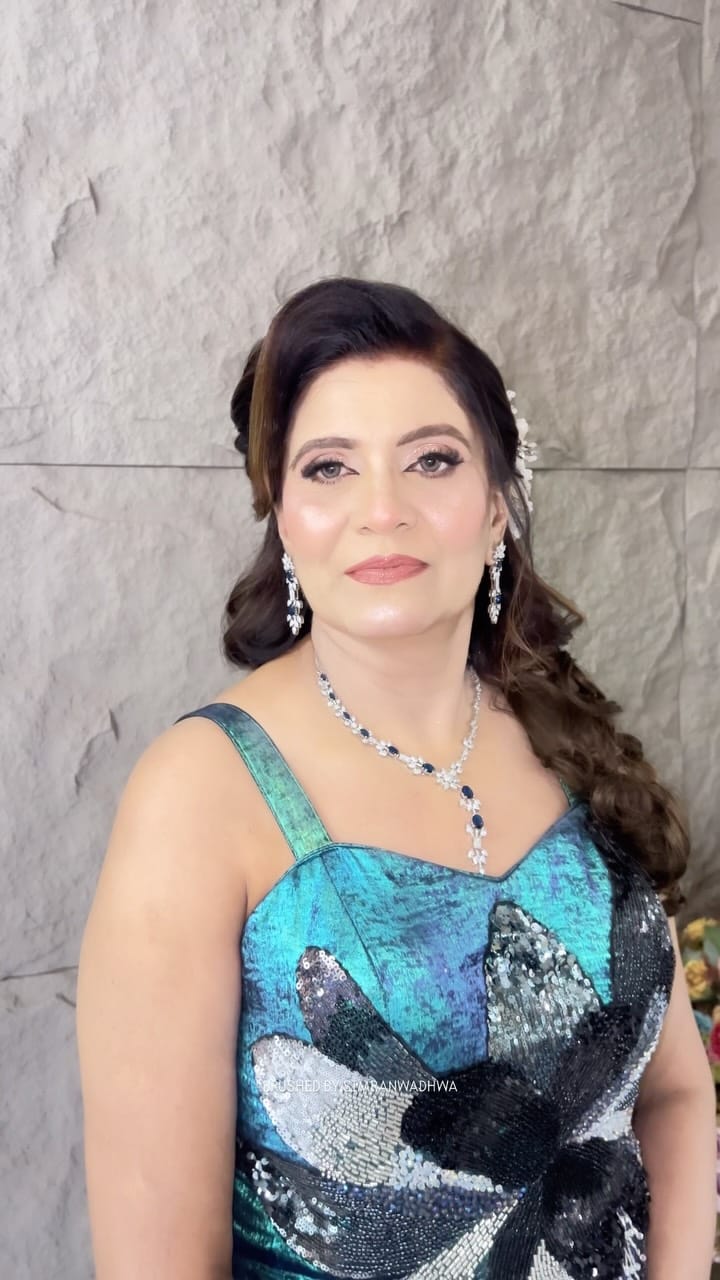 Post 1 by Simran Wadhwa |MAKEUP ARTIST on Instagram (video)