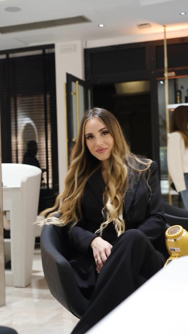 Post 10 by Sara boutique hairstylist on Instagram (video)