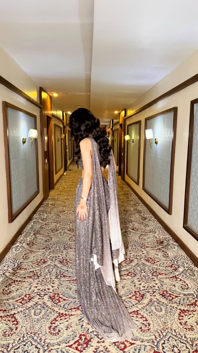Post 8 by KOMAL VASWANI | Luxury Bridal makeup artist Nagpur on Instagram (video)