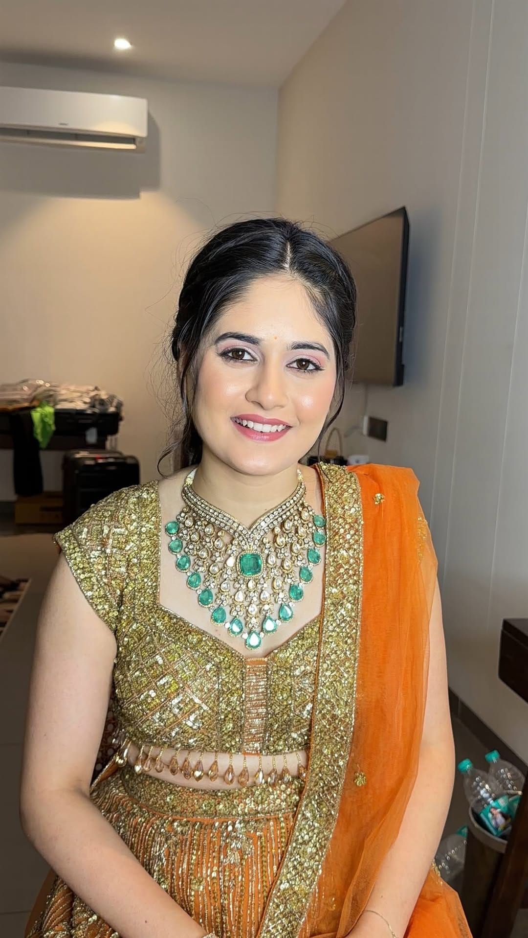 Post 4 by Rishika Rathod || makeup Artist Raipur on Instagram (video)