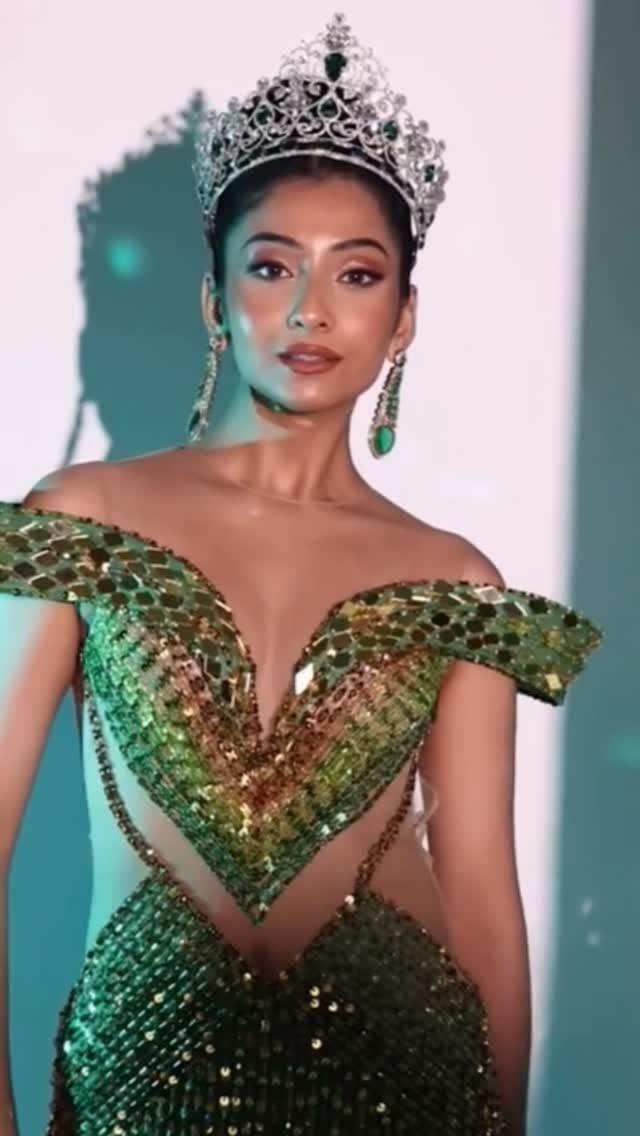 Post 4 by Megha Shetty on Instagram (video)