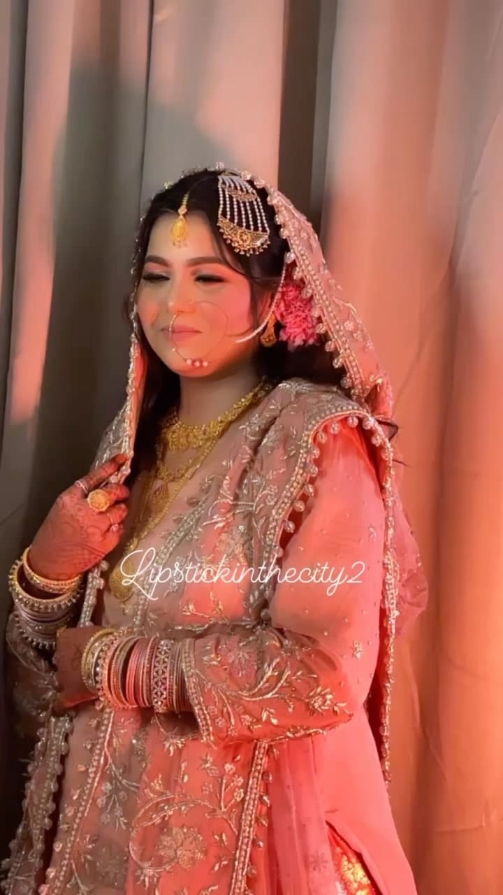 Post 10 by Walia Fatima on Instagram (video)