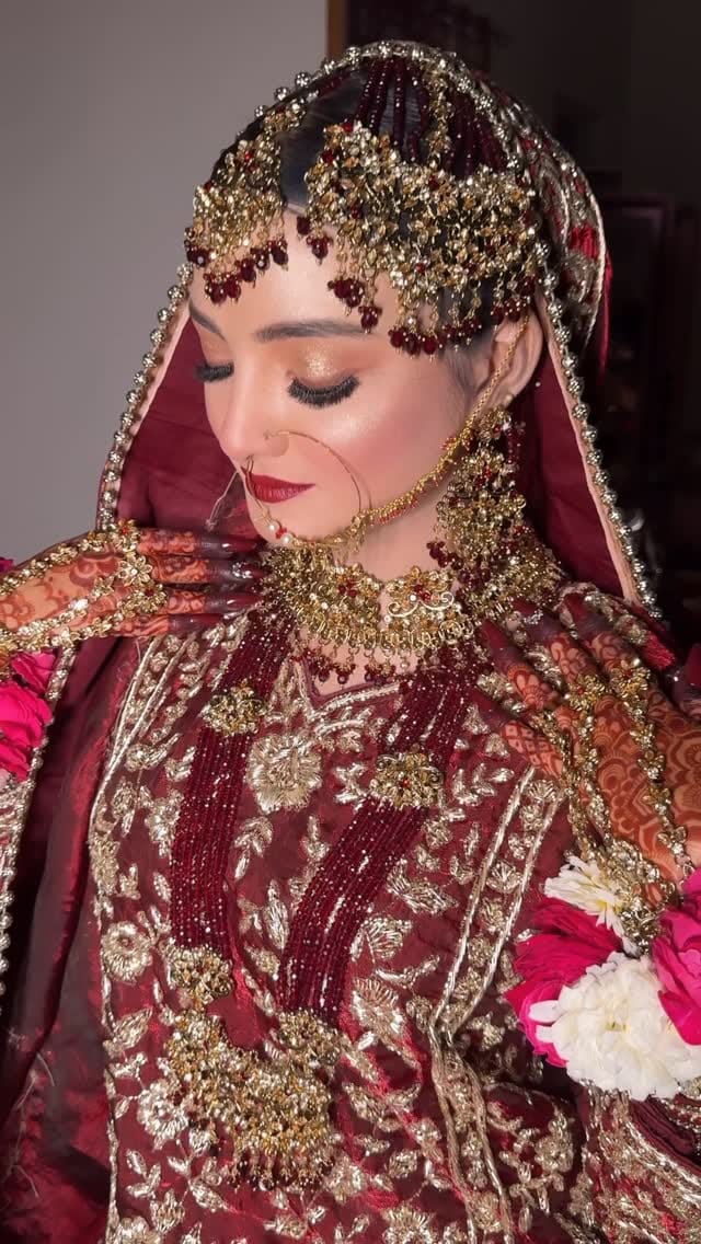 Post 4 by Javeriya Makeovers 💄 on Instagram (video)