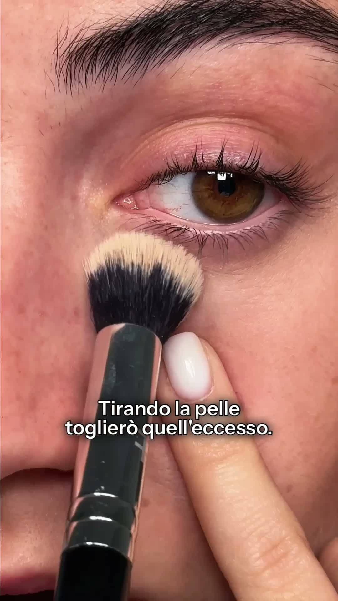 Post 3 by Federica Passione - Truccatrice Torino on Instagram (video)