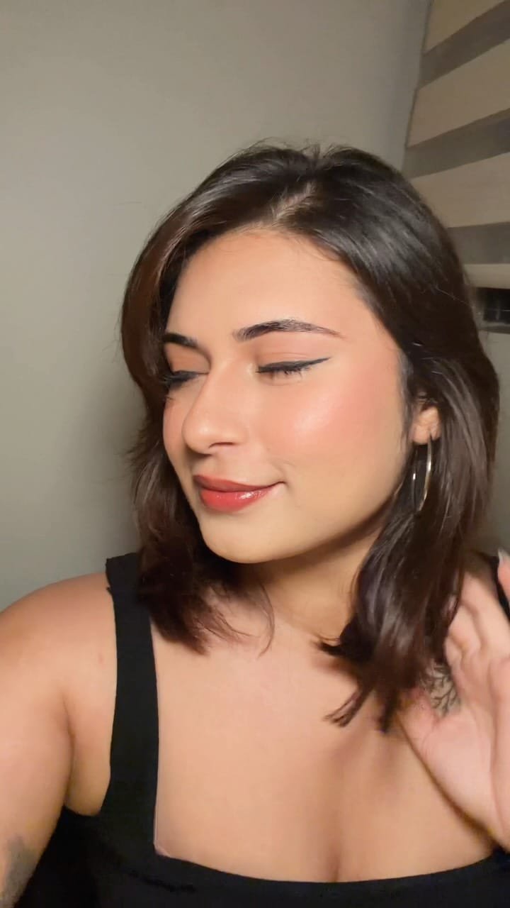 Post 1 by Muskan Roy on Instagram (video)