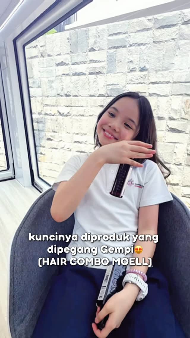 Post 3 by Anak Moell on Instagram (video)